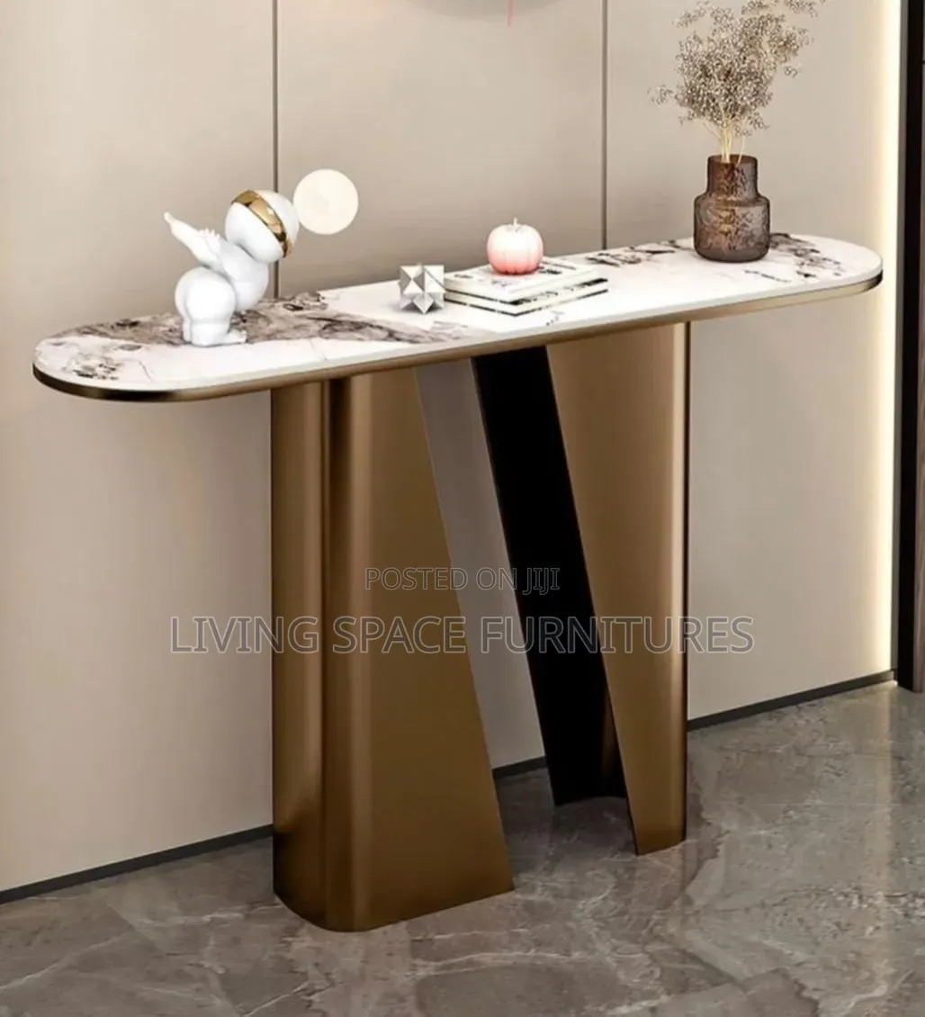 Luxurious Console Decor Table