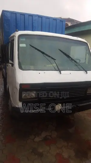 Volkswagen (VW) LT35 Commercial TRUCK (Diesel) — Very Good Condition