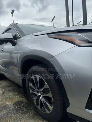 Toyota Highlander XSE 2021 Silver