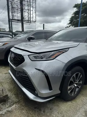 Toyota Highlander XSE 2021 Silver