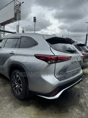 Toyota Highlander XSE 2021 Silver