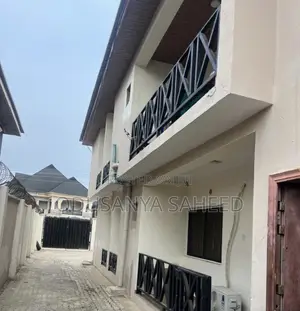 4bdrm Block of Flats in Alogba Estate, Ibeshe / Ikorodu for sale