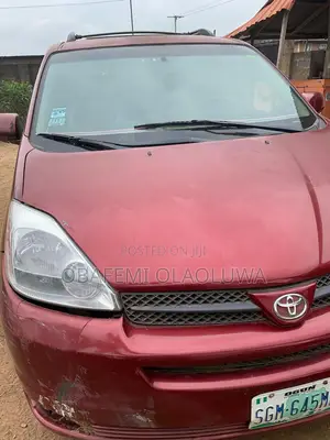 Toyota Sienna 2005 Burgundy