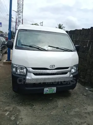 Toyota HiAce 2015 White