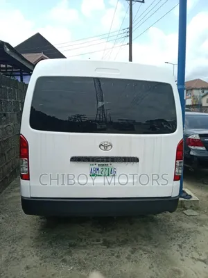 Toyota HiAce 2015 White