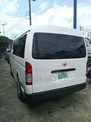 Toyota HiAce 2015 White