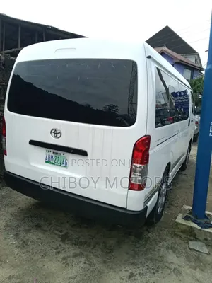 Toyota HiAce 2015 White