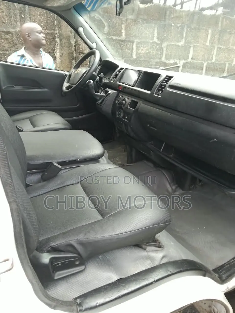 Toyota HiAce 2015 White