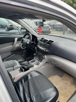 Toyota Highlander 2010 Silver