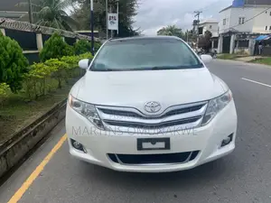 Toyota Venza XLE 2012 White