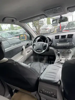 Toyota Highlander 2010 Silver