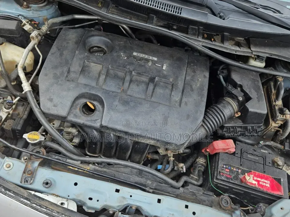 Toyota Corolla 2010 Silver