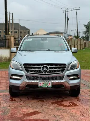 Mercedes-Benz M Class ML350 4MATIC 4dr SUV AWD (3.5L 6cyl 7A) 2015 Blue