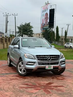 Mercedes-Benz M Class ML350 4MATIC 4dr SUV AWD (3.5L 6cyl 7A) 2015 Blue