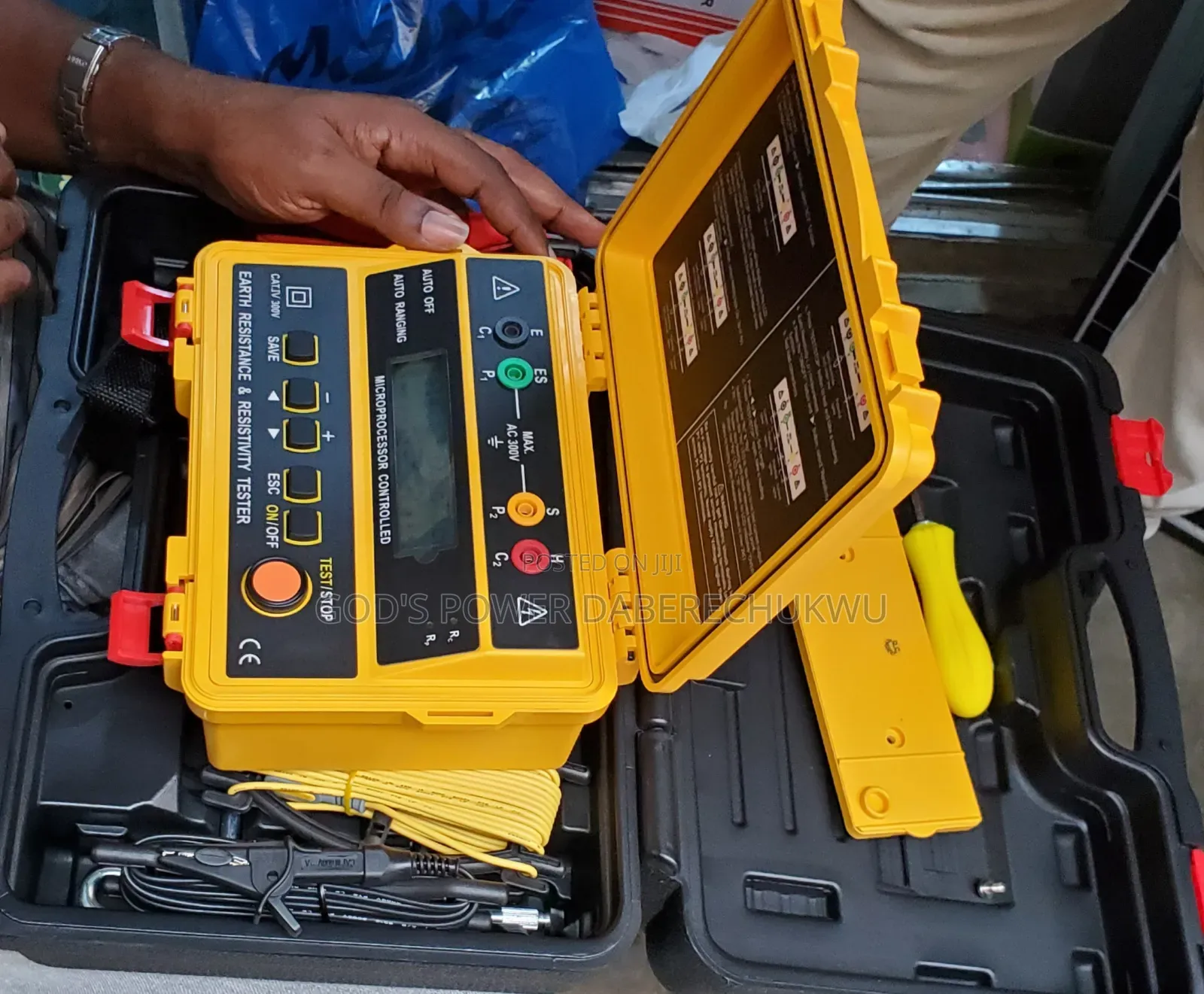 4-Wire Earth Resistance and Soil Resistivity Tester
