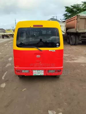 Daihatsu Hijet 2000 Red