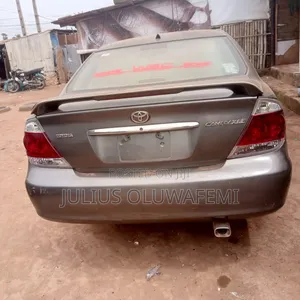 Toyota Camry 2004 Gray