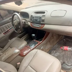 Toyota Camry 2004 Gray