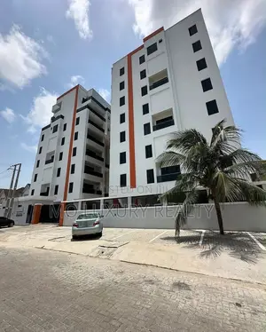 4bdrm Maisonette in Lekki Phase 1 for rent