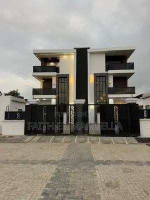 4bdrm Duplex in Oluyole Estate for sale