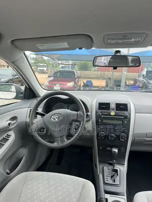 Toyota Corolla 2010 White