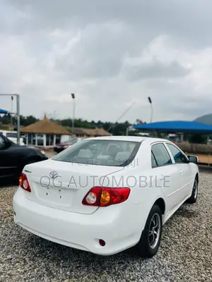 Toyota Corolla 2010 White