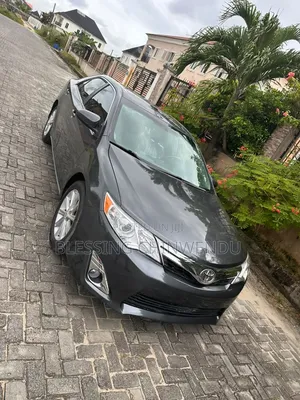 Toyota Camry XLE V6 4dr Sedan (3.5L 6cyl 6A) 2013 Gray