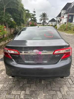 Toyota Camry XLE V6 4dr Sedan (3.5L 6cyl 6A) 2013 Gray