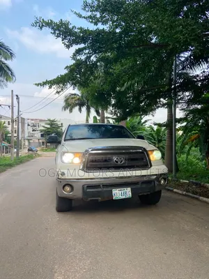 Toyota Tundra 2012 White