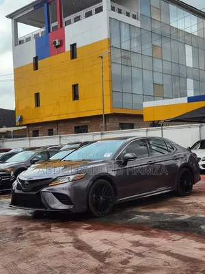 Toyota Camry 2018 Gray