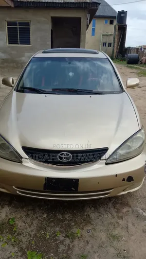 Toyota Camry 2003 Gold