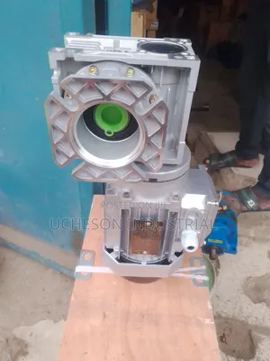 0.37kw Worm Gearbox Rv50 Ratio 25-1 71b14