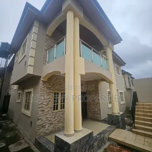 4bdrm Duplex in Phase 2 Gra for rent
