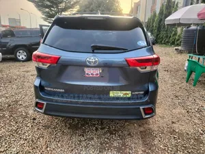 Toyota Highlander 2019 Blue