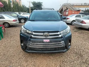 Toyota Highlander 2019 Blue