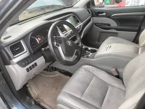 Toyota Highlander 2019 Blue