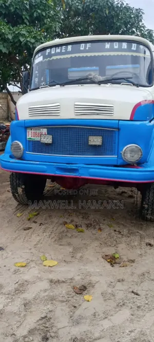 Clean Mercedes Benz 911 for Sale