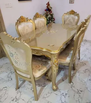 Royal Dining Set by 6Seaters