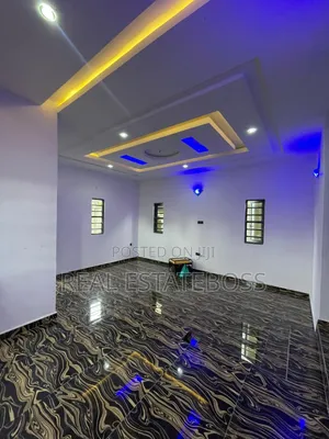 2bdrm Block of Flats in Uyo for rent
