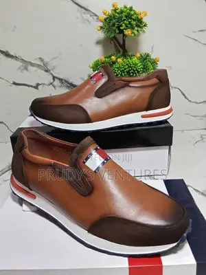 High Quality Tommy Hilfiger Made With Good Quality Material