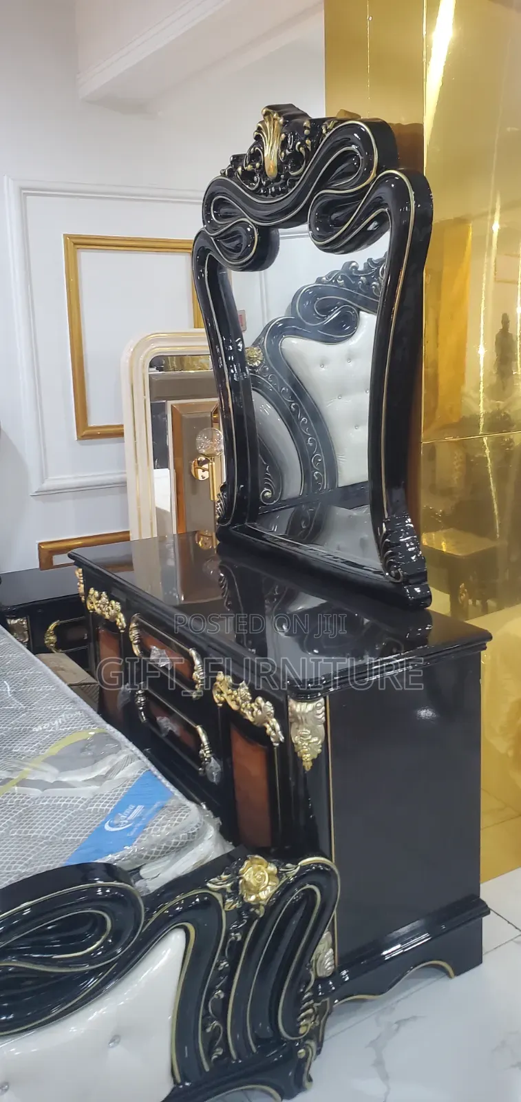 Royal Luxury Bed