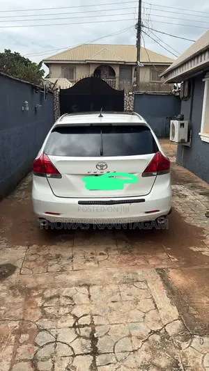 Toyota Venza 2010 White