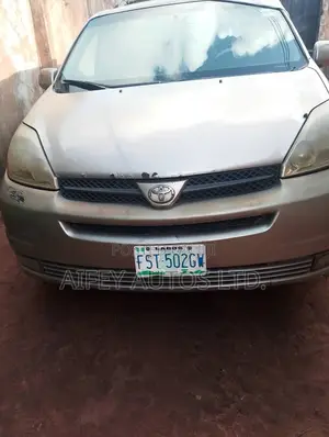 Toyota Sienna 2005 Beige
