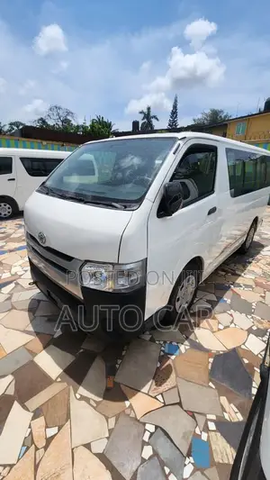 Toyota HiAce 2014 White
