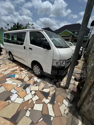 Toyota HiAce 2014 White