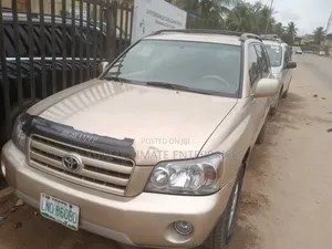 Toyota Highlander 2005 Gold