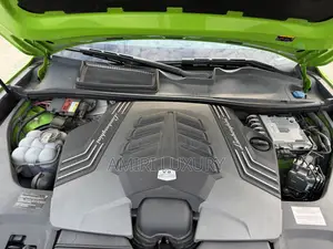 Lamborghini Urus 2022 Green