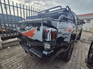 Toyota Hilux 2018 Black