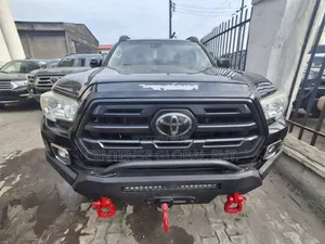 Toyota Hilux 2018 Black