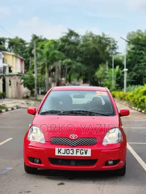 Toyota Yaris 1.0 2005 Red